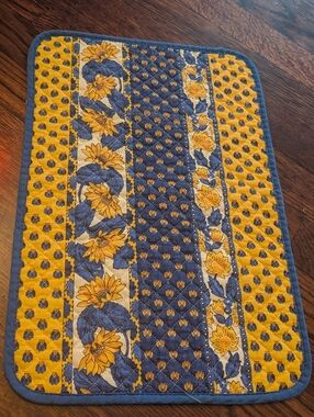 Vtg Poupees Yolande Padded Placement Provencal Design